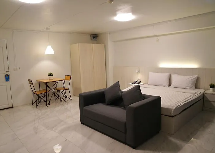Locanda Viewplace & Lat Phrao 130