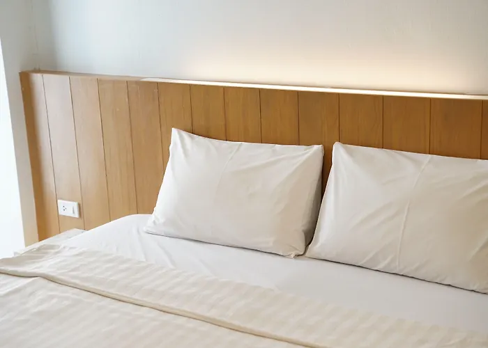 Viewplace & Lat Phrao 130 Locanda 3*