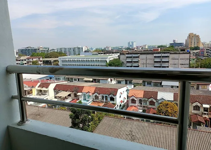 Viewplace & Lat Phrao 130 Locanda